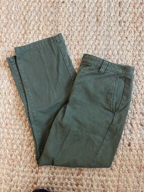 Aritzia TNA Women’s Olive Green Pants